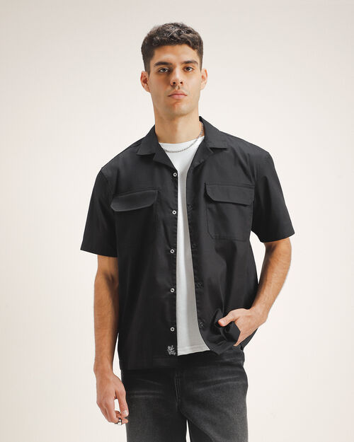 Camisa S&oacute;lida Cuello Resort