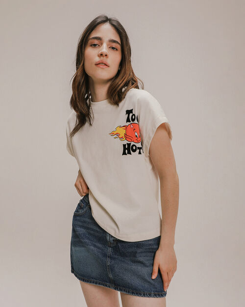 Playera Blanca Hot Stuff