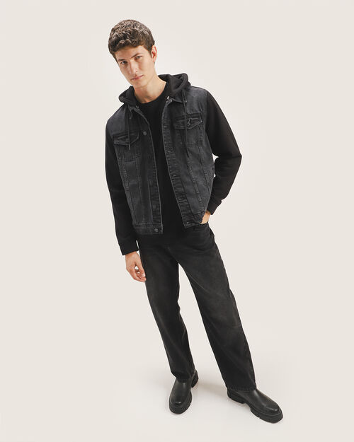 Chamarra Negra Con Hoodie