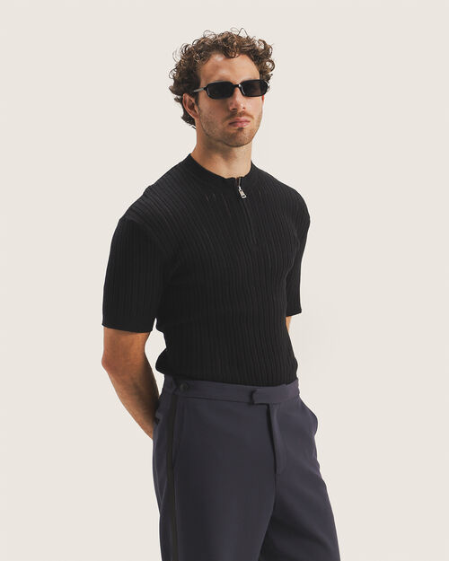 Playera Negra Manga Corta