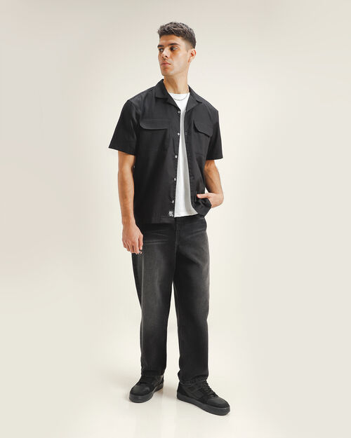 Camisa S&oacute;lida Cuello Resort