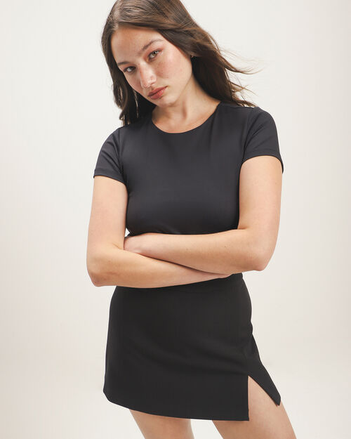Crop Top Negro Manga Corta