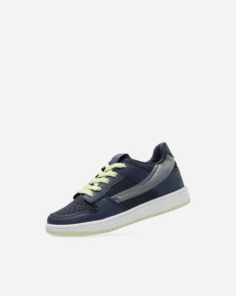 Tenis Azules Contraste