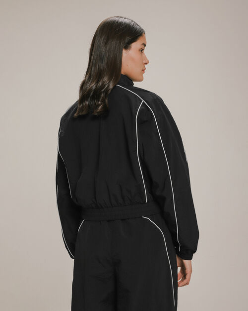 Chamarra Negra Cropped