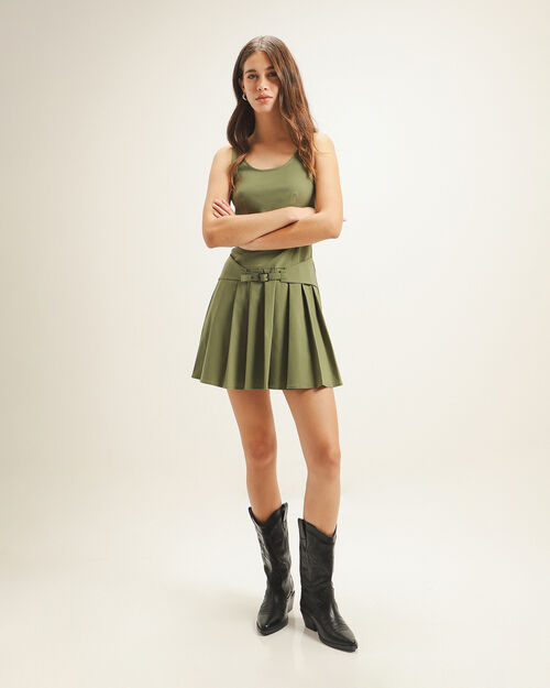 Vestido Corto Con Falda