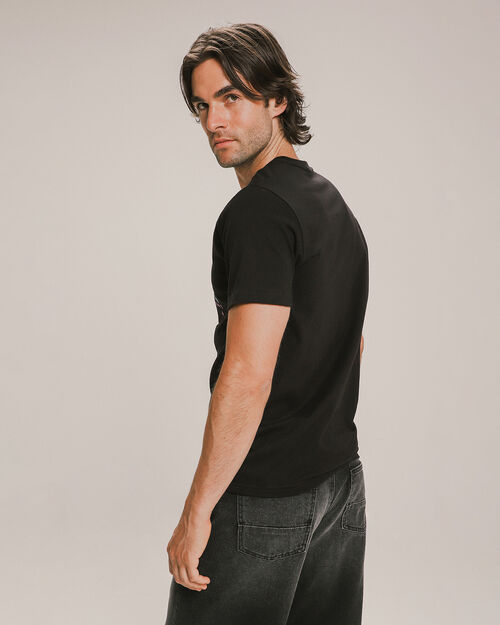 Playera Negra Estampada
