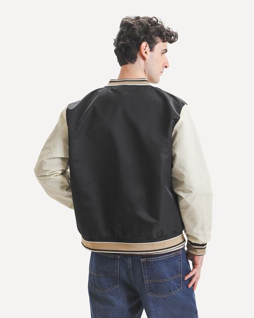 Chamarra Bomber Parches