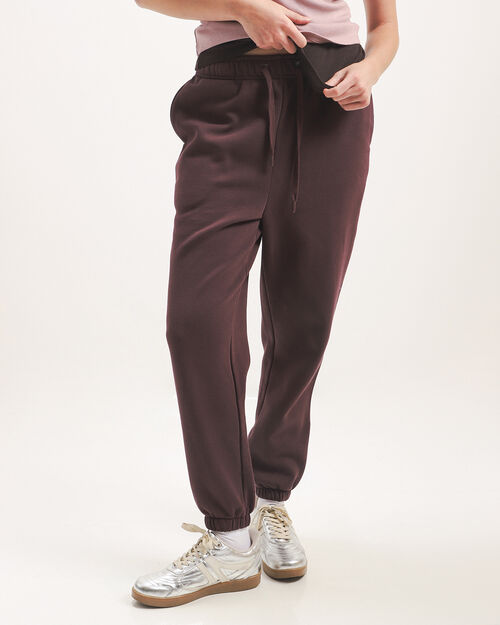 Jogger Morado Con Jaretas