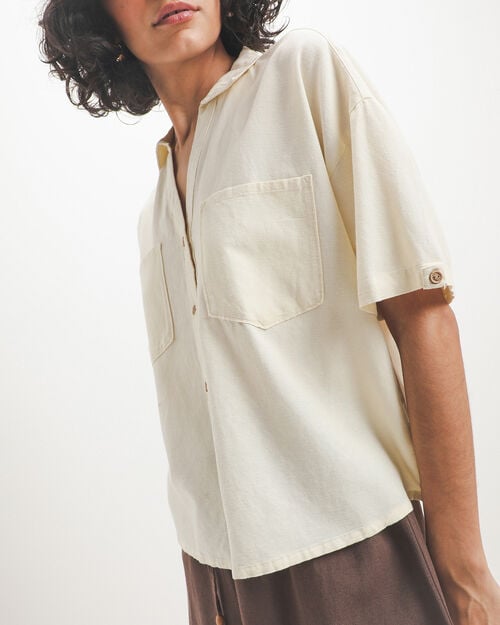 Camisa Amarilla Bolsillos