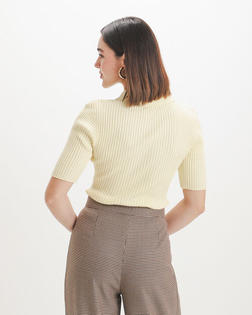 Polo Amarilla Tejida