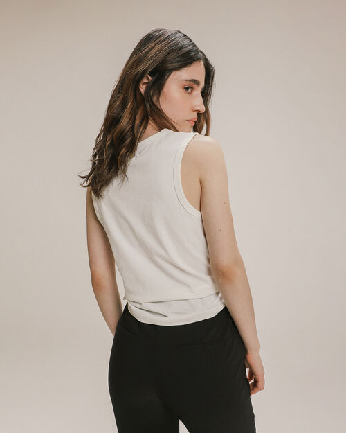 Playera Con Aplicaciones