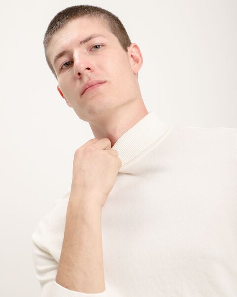 Su&eacute;ter Blanco Slim