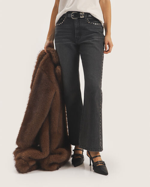 Jeans Negro Con Aplicaciones