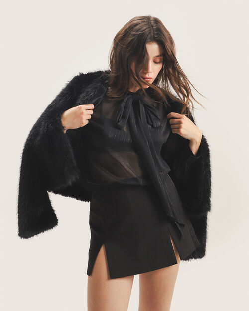 Blusa Negra Con Moño