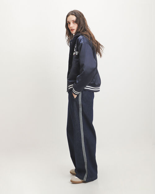 Jogger Estilo Deportivo