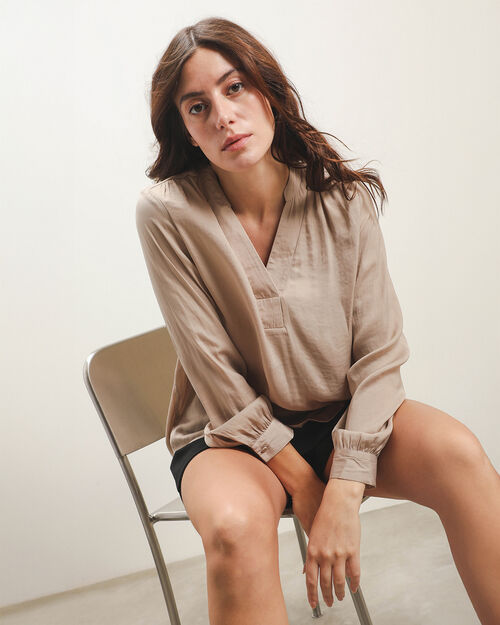 Blusa Beige Satinada