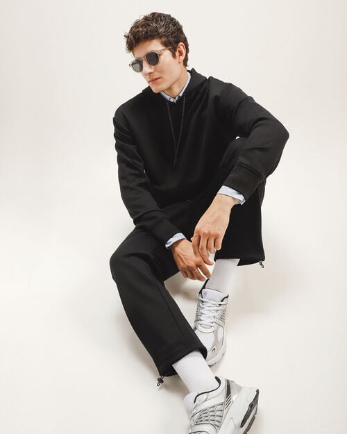 Sudadera Negra Con Hoodie