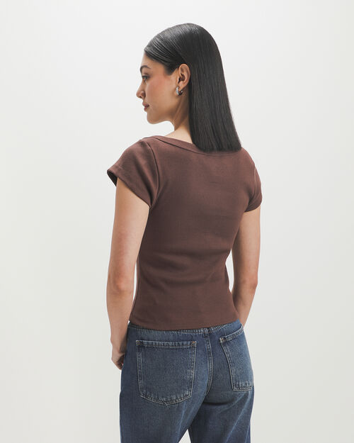 Playera Caf&eacute; Cuello Barco