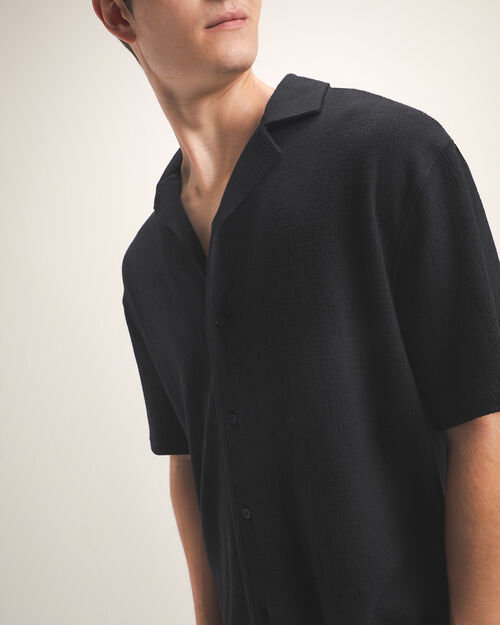Camisa Semiajustada Negra