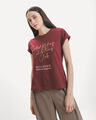 Playera Azul Gr&aacute;fico,ROJO OBSCURO