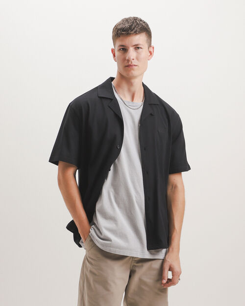 Camisa Negra S&oacute;lida