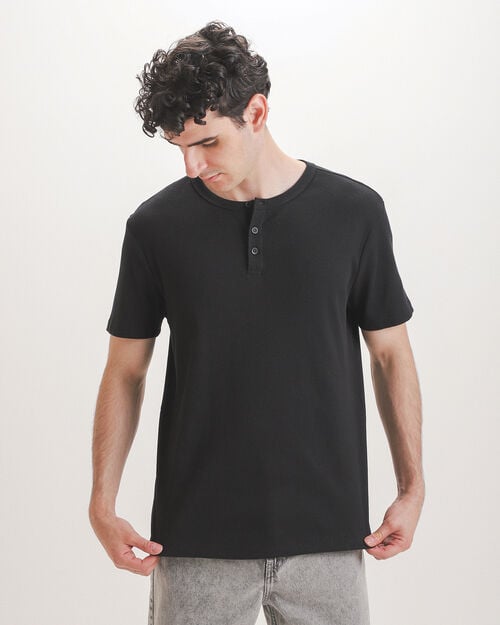 Playera Henley Negra