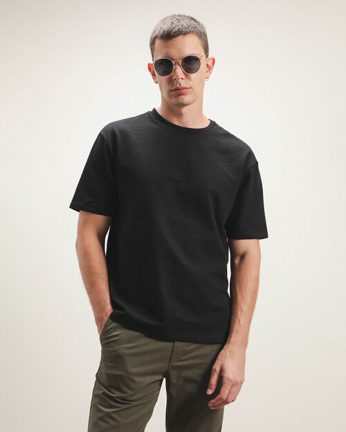 Playera Negra Con Estructura