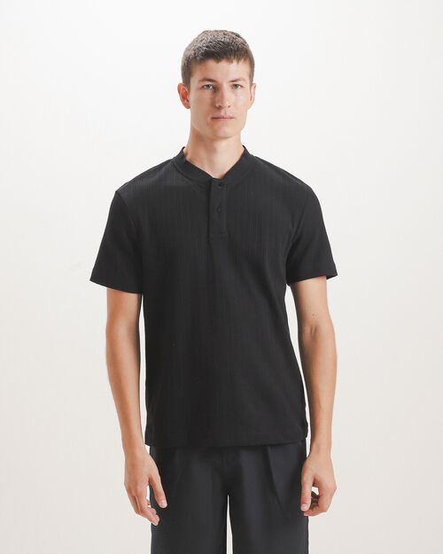 Playera Henley B&aacute;sica