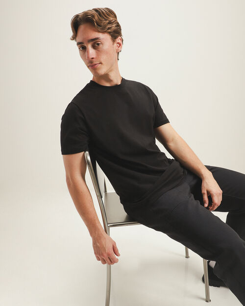 Playera Negra Manga Corta