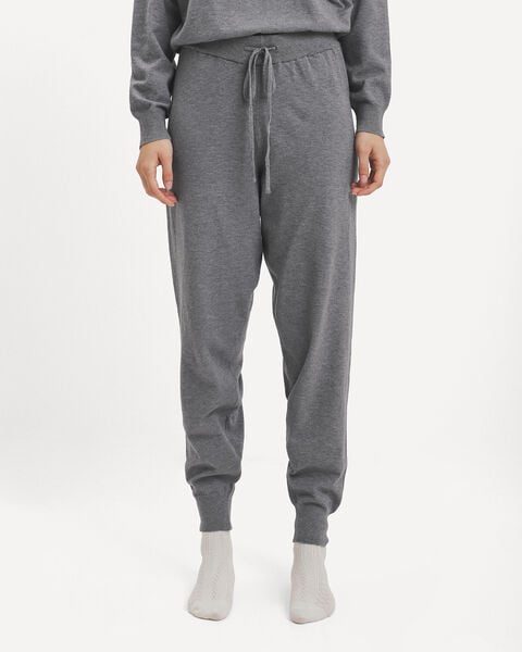 Jogger Gris B&aacute;sico