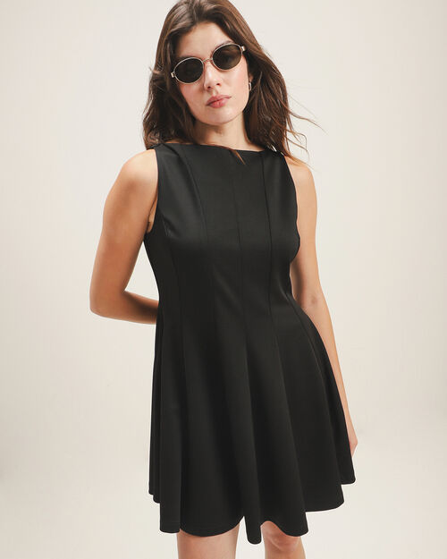 Vestido Corto Negro