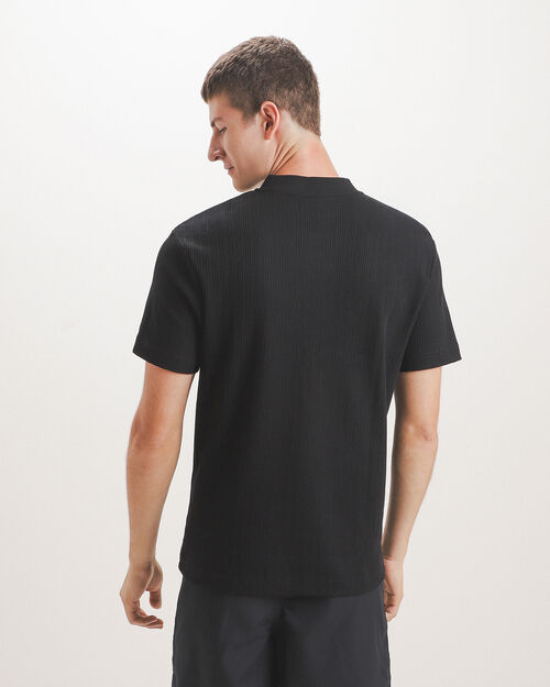 Playera Henley B&aacute;sica