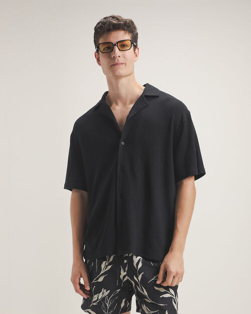 Camisa Semiajustada Negra