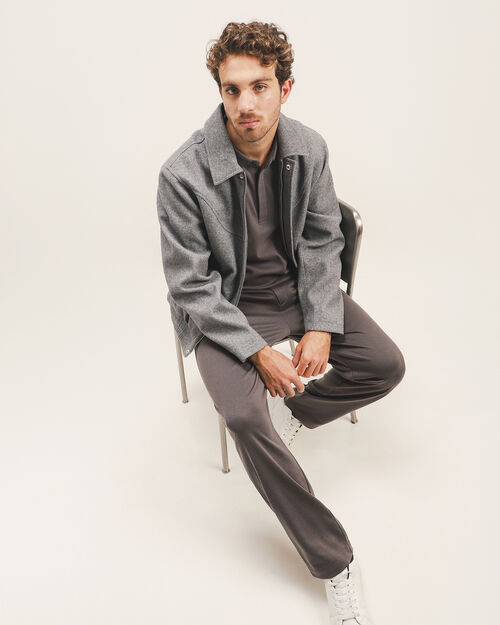 Chamarra Fit Regular Gris