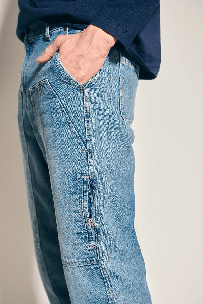 modelo con jeans loose