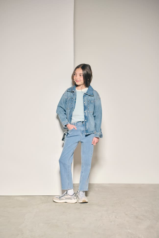mom jeans de niña