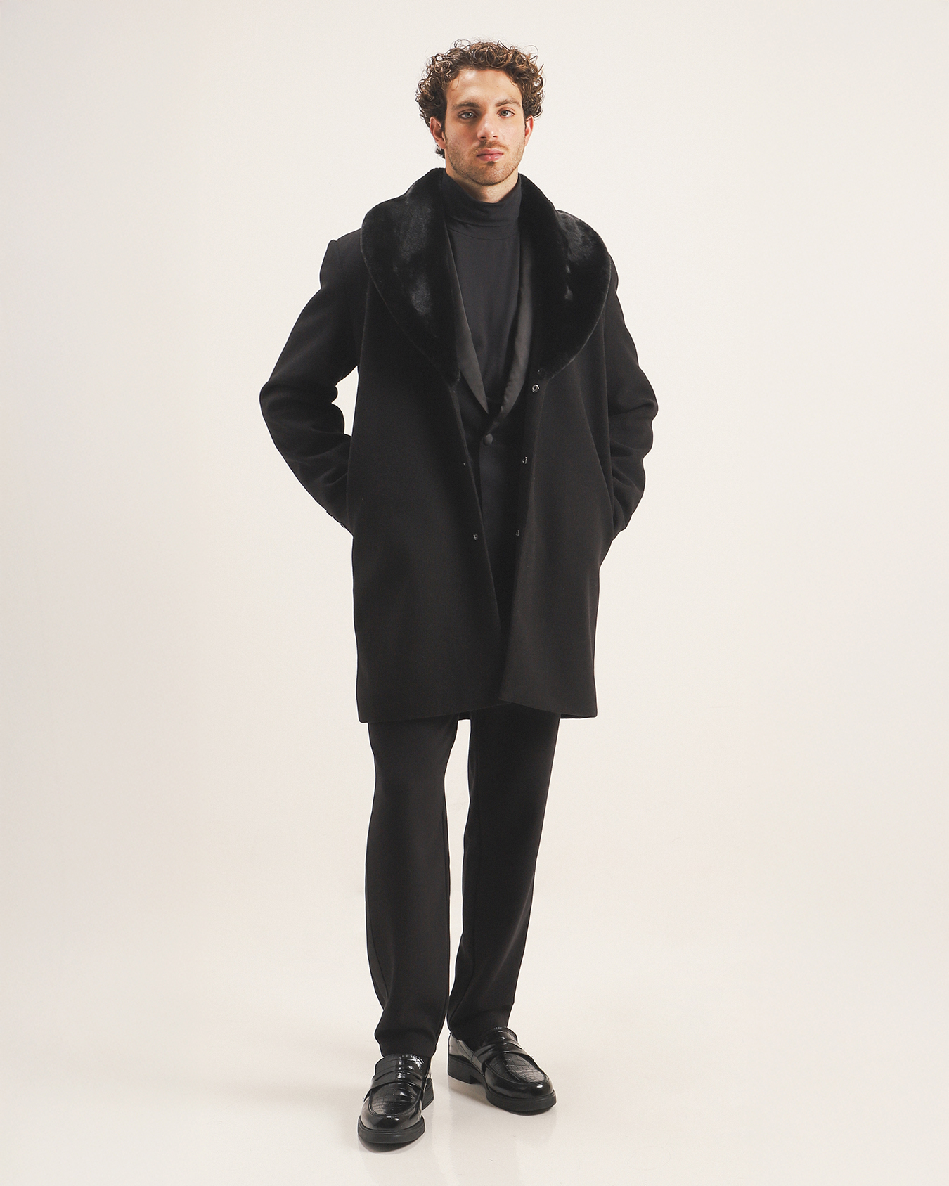 Abrigo Solapa Pelo Sintético