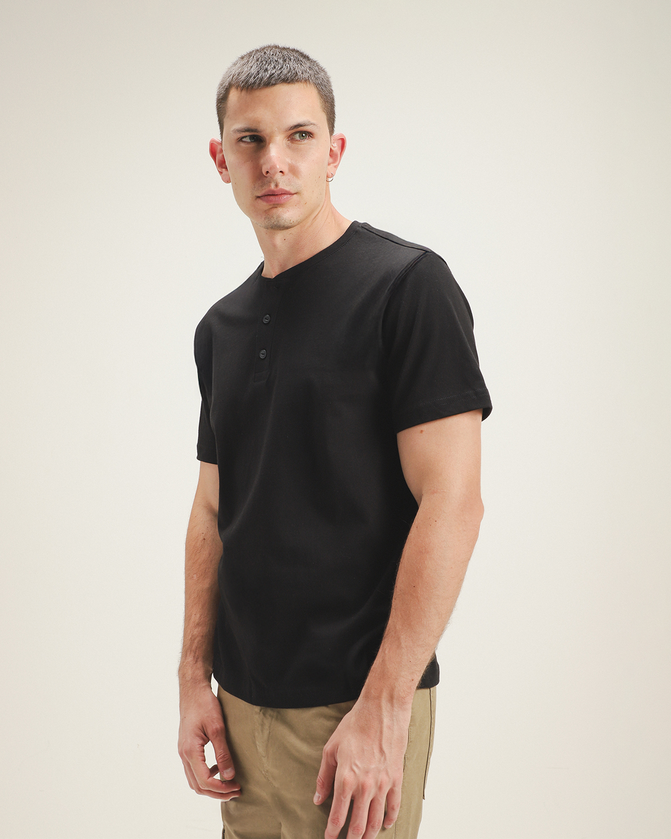 Playera Negra Manga Corta Para hombre – C&A México