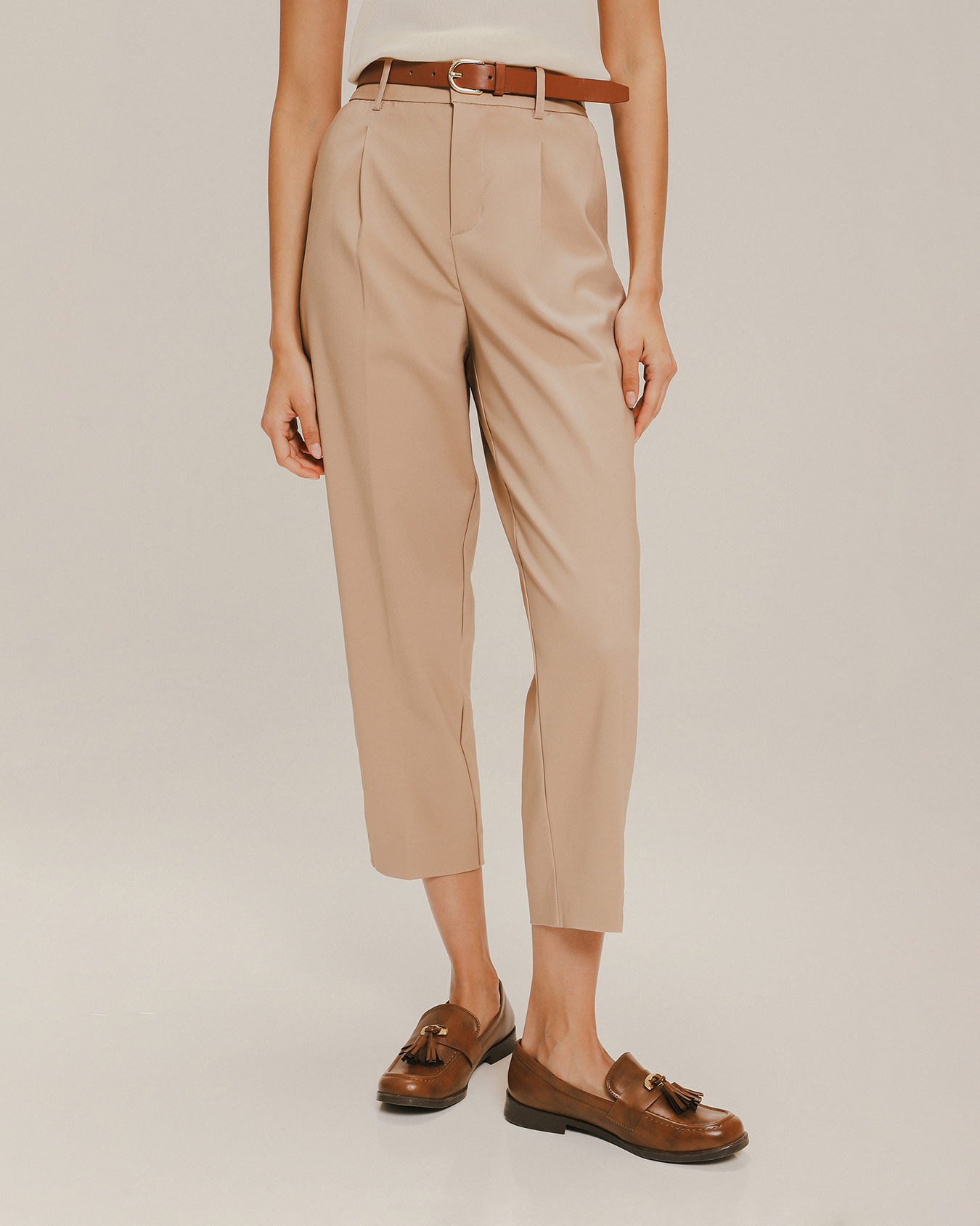 Pantalón Cropped Bolsillos Beige Para mujer – C&A México