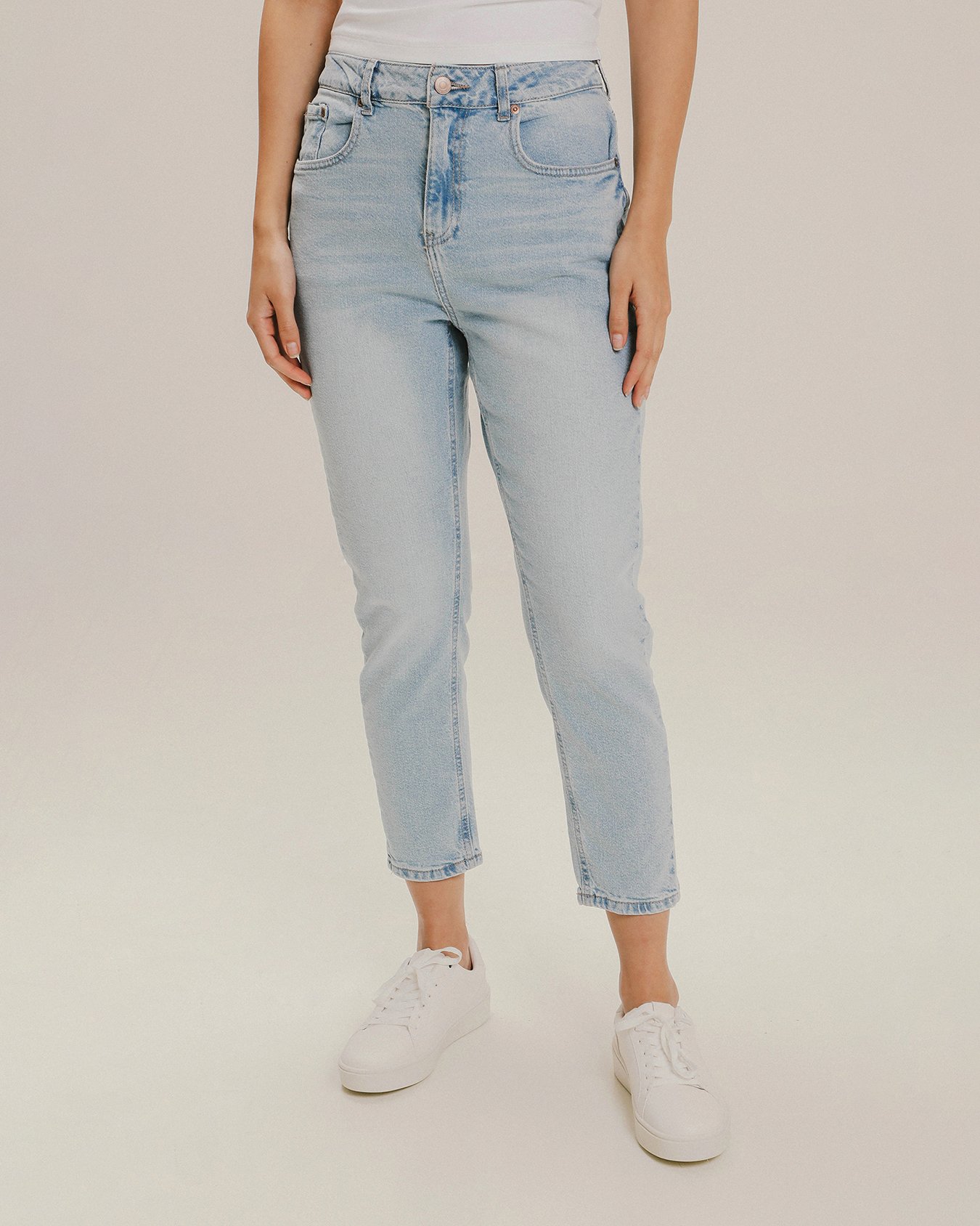 Jeans Mom Fit Azul Claro Para mujer – C&A México